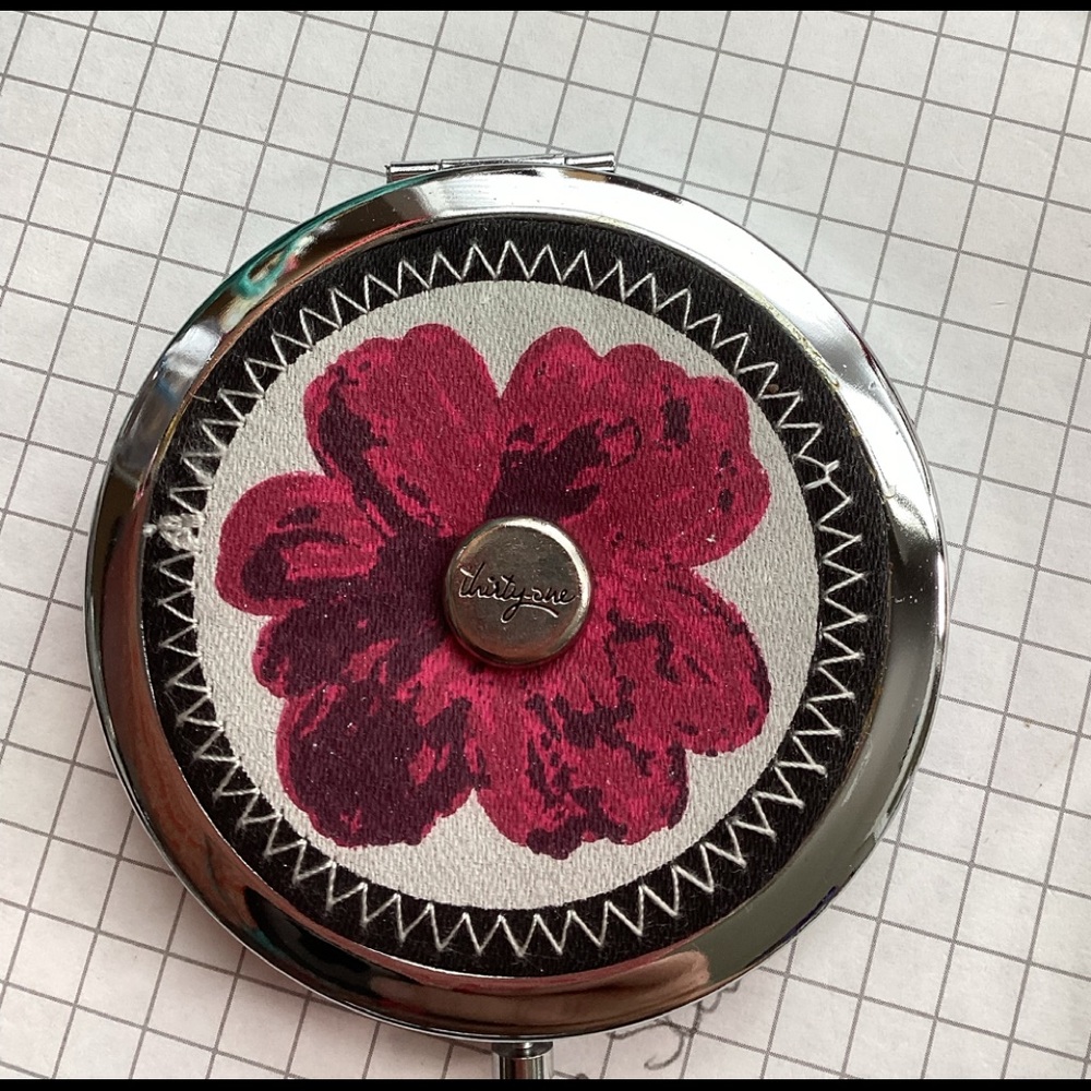 Thirty-one Compact Mirror